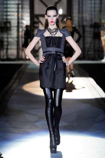 Look 12